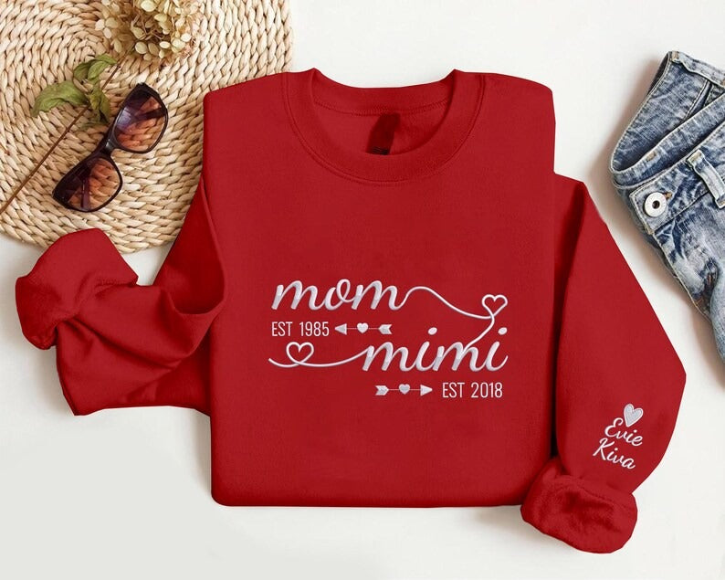 Personalised Mom Grandma Sweatshirt, Embroidered Kids Name on Sleeve Sweater, Pregnancy Announcement Jumper, Custom Est Date Mother Day Gift