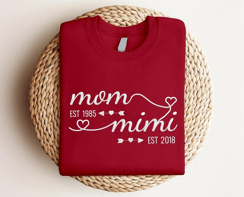 Personalised Mom Grandma Sweatshirt, Embroidered Kids Name on Sleeve Sweater, Pregnancy Announcement Jumper, Custom Est Date Mother Day Gift