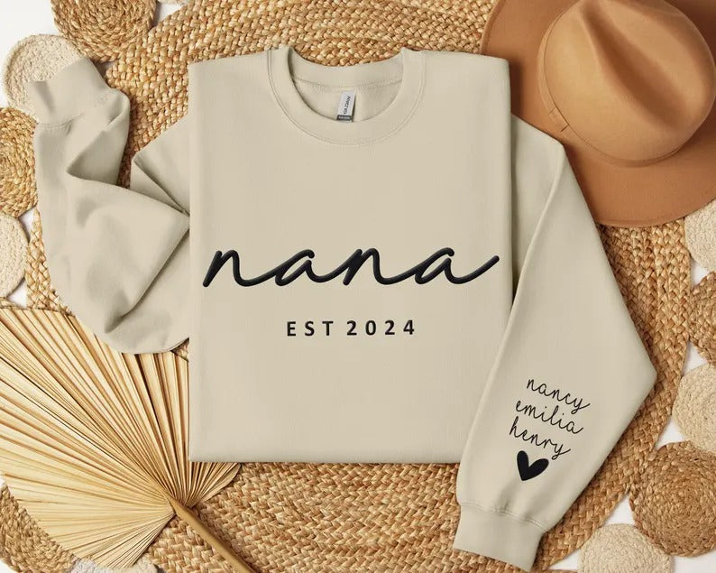 Custom Mama Puff Print Sweatshirt, Personalised Grandma Sweater with kids Name, Grandparents Embossed Jumper, Mothers Day Gift for Granny