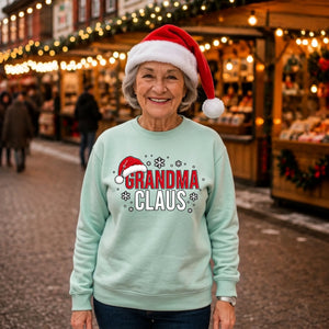 Cute Grandma Claus Graphic Christmas Oversized Sweatshirt