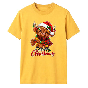 Cute fluffy highland cow winter Christmas Unisex T-Shirt