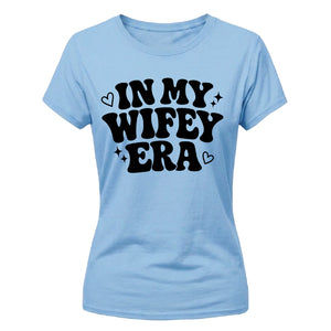 Groovy Wifey Era Retro Slogan Engagement Bride Ladies T-Shirt