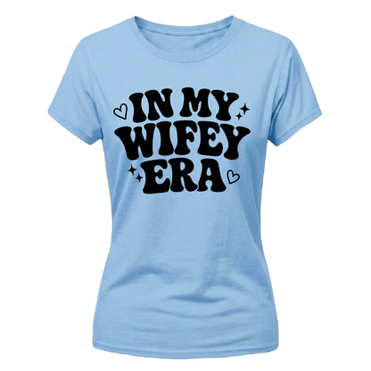 Groovy Wifey Era Retro Slogan Engagement Bride Ladies T-Shirt