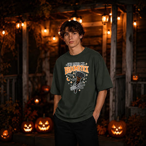 Spooky broomstick skeleton hand Halloween Oversized T-Shirt