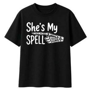Spooky pointing skeleton hand Halloween Oversized T-Shirt