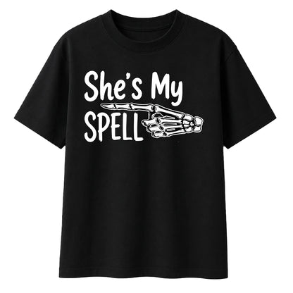 Spooky pointing skeleton hand Halloween Oversized T-Shirt