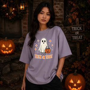 Spooky trick or treat ghost Halloween Oversized T-Shirt
