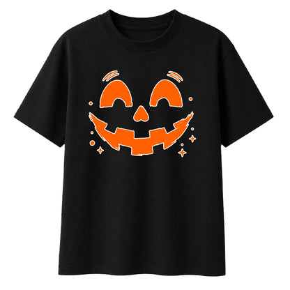 Vibrant smiling pumpkin face Halloween Oversized T-Shirt