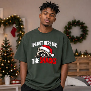 Witty festive raccoon snack Christmas Oversized T-Shirt